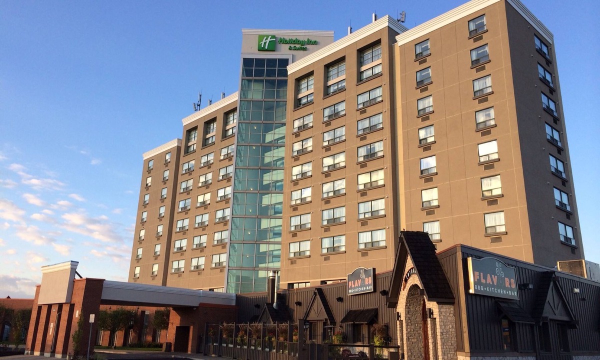 White Oaks Hotel | Holiday Inn Hotel & Suites London, an IHG Hotel
