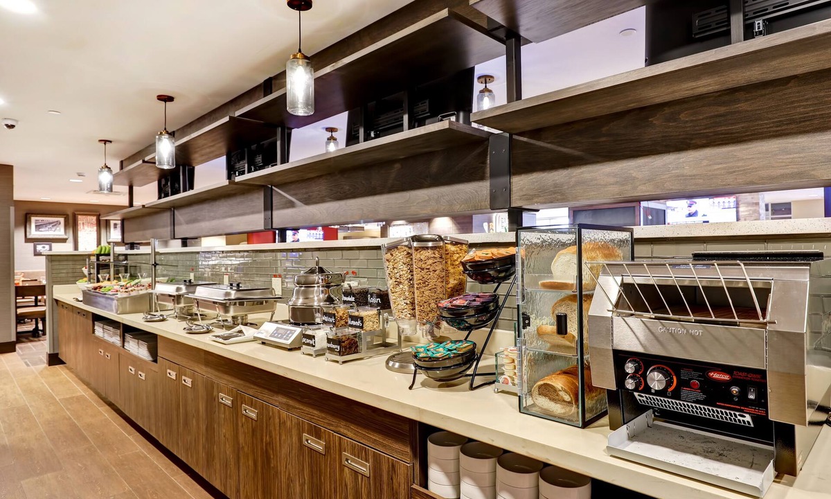 Gateway Hotel | Holiday Inn Mississauga Toronto West by IHG