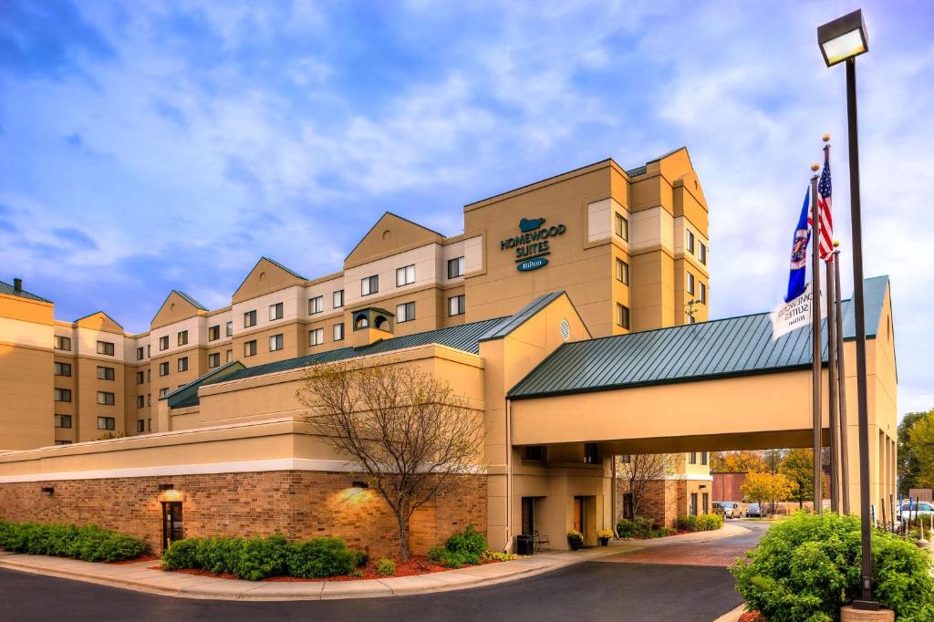 South Loop Hotel | Homewood Suites by Hilton Minneapolis-Mall Of America
