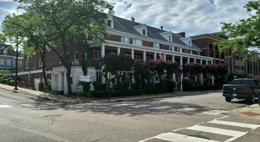 Stillwater Hotel | Hotel ∙ 2 bedrooms ∙ 5 guests