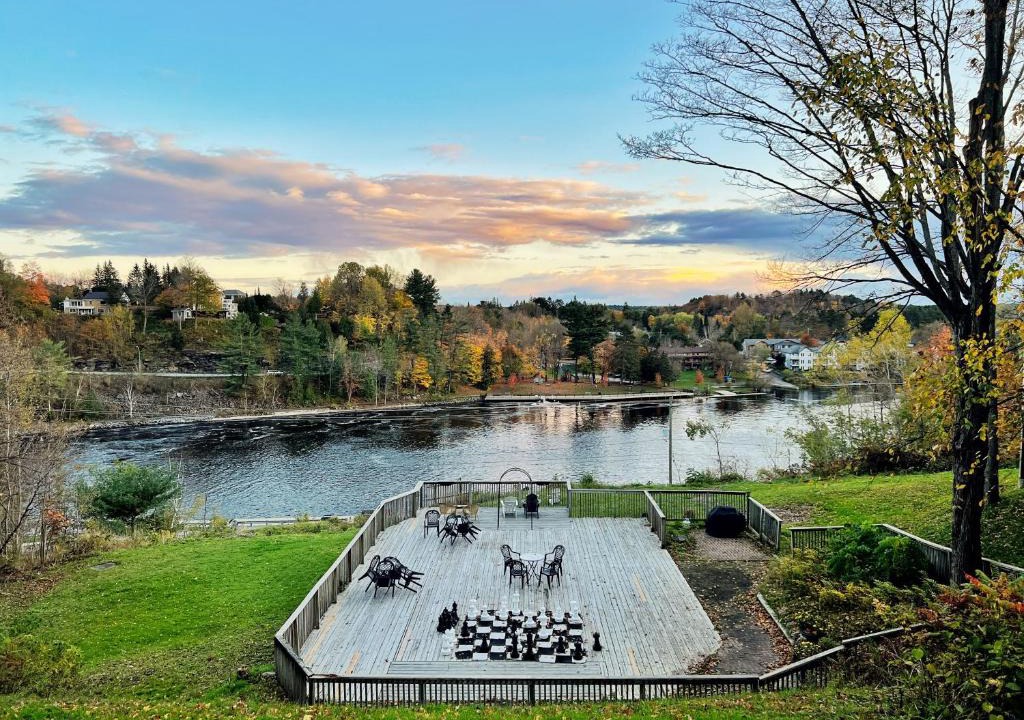 Bracebridge Hotel | Inn at the Falls