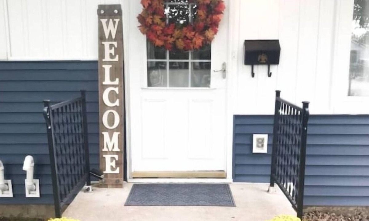 Faribault House | "Inn-House Coffee House"
