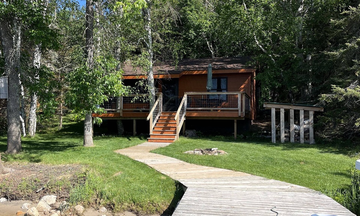 Crane Lake Cabin | Island Cabin ~ Lake living at its finest, clean, monthly only discount