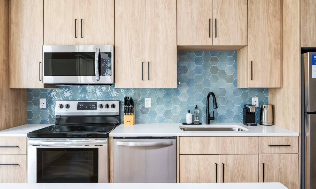 Harrison Apartment | Kasa | Cozy 1BD with Parking and Amenity Access | Minneapolis