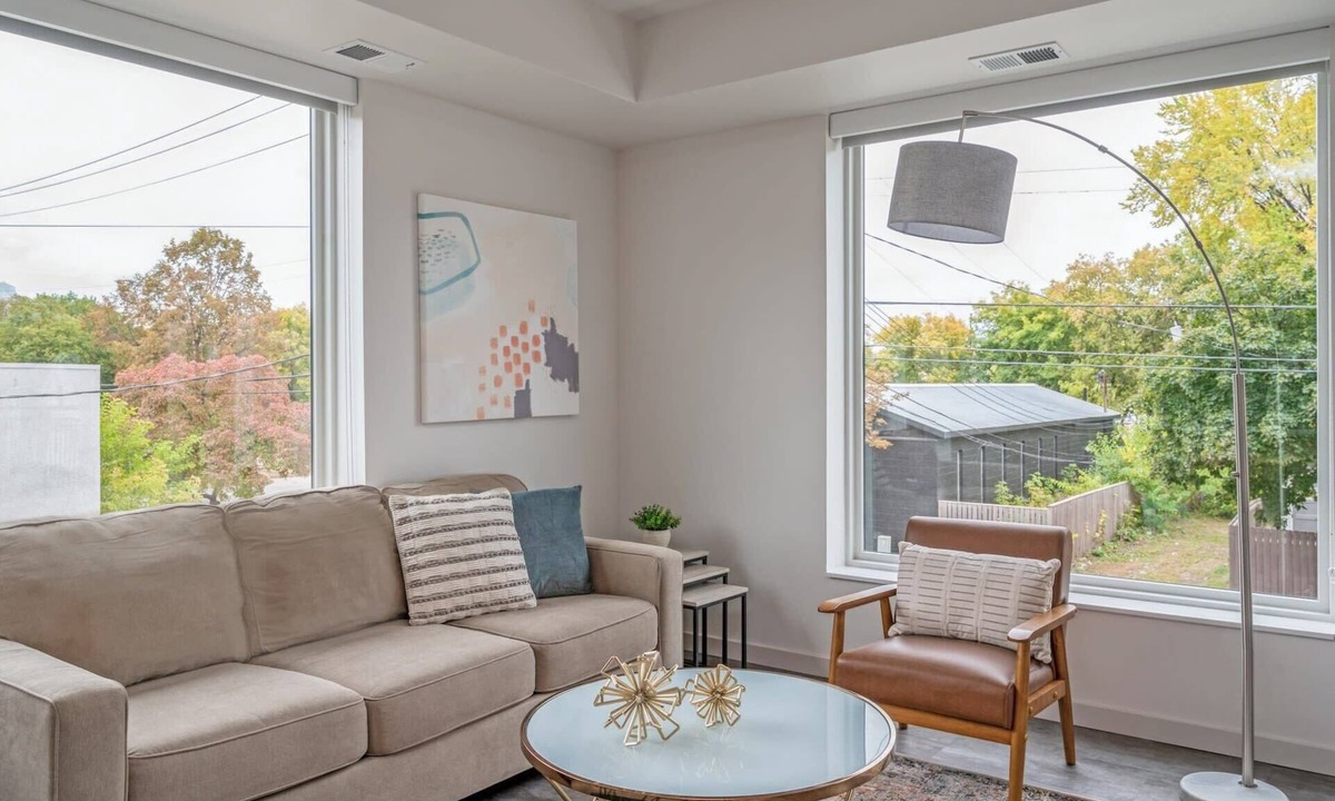 Harrison Apartment | Kasa | Family Friendly 2BD with Balcony | Minneapolis