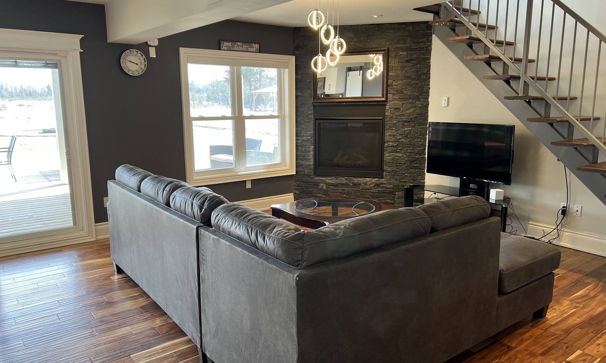 Victoria Road Cottage | Kawartha Lakes Waterfront Cottage With Hot Tub!