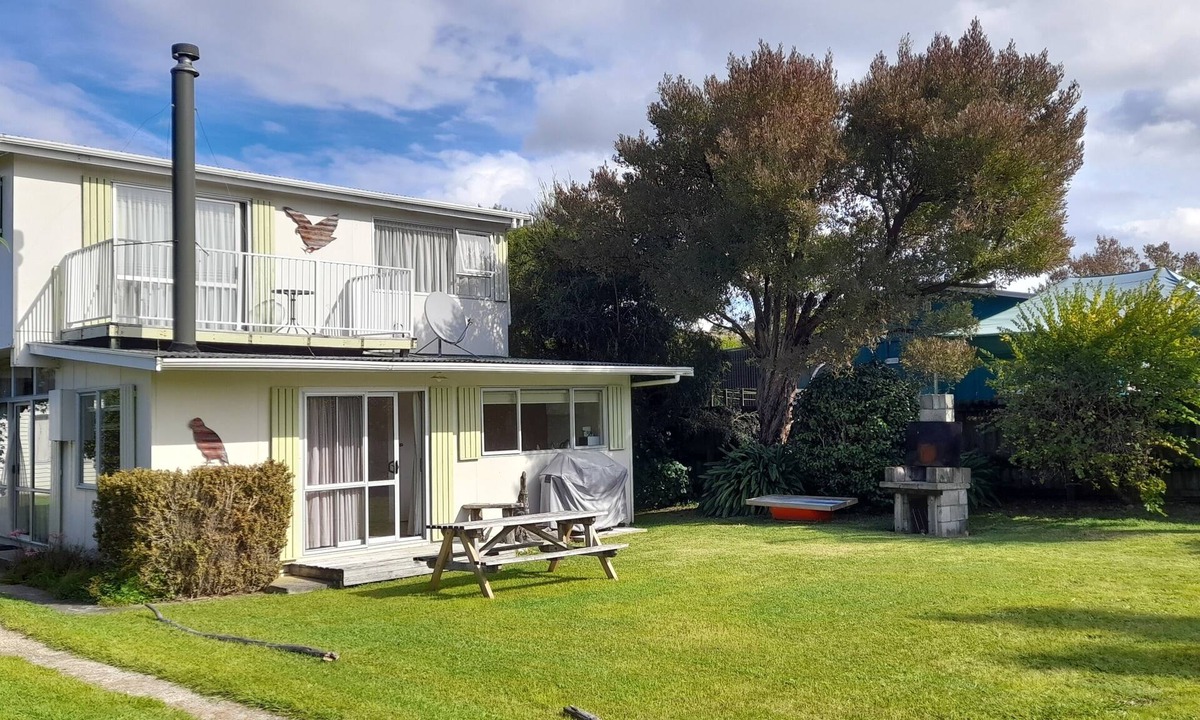 Pohara Cottage | Kea View - Pohara Beach Holiday Home