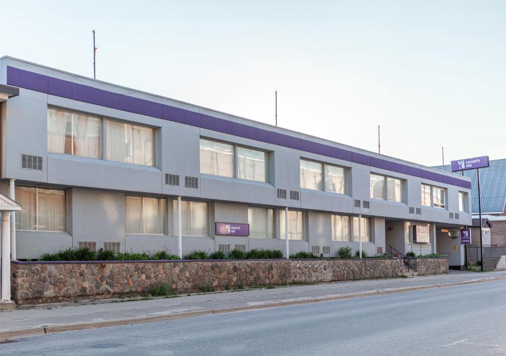 North Bay Hotel | Knights Inn North Bay