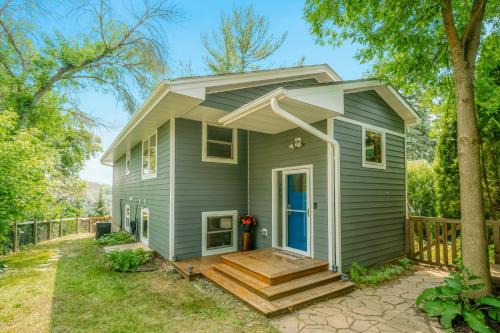 Plymouth House | Koselig Cottage on Medicine Lake