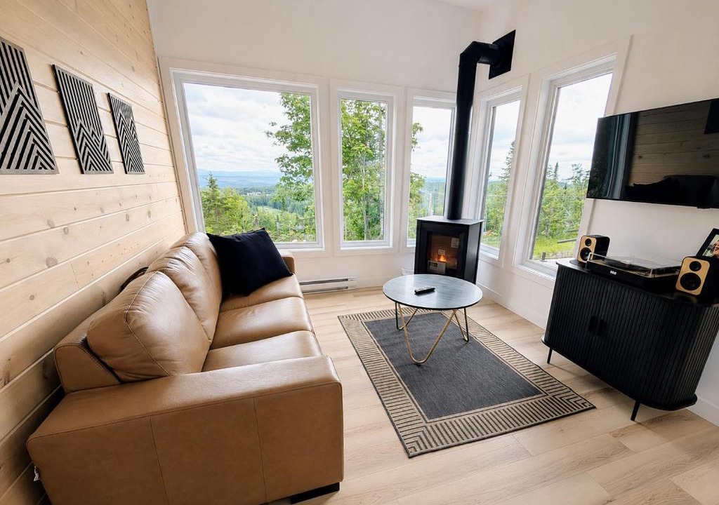Adstock Apartment | L'intrépide