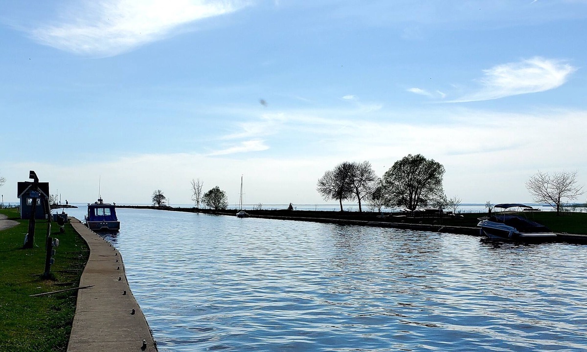 Lagoon City Hotel | Lagoon City Pier One Resort