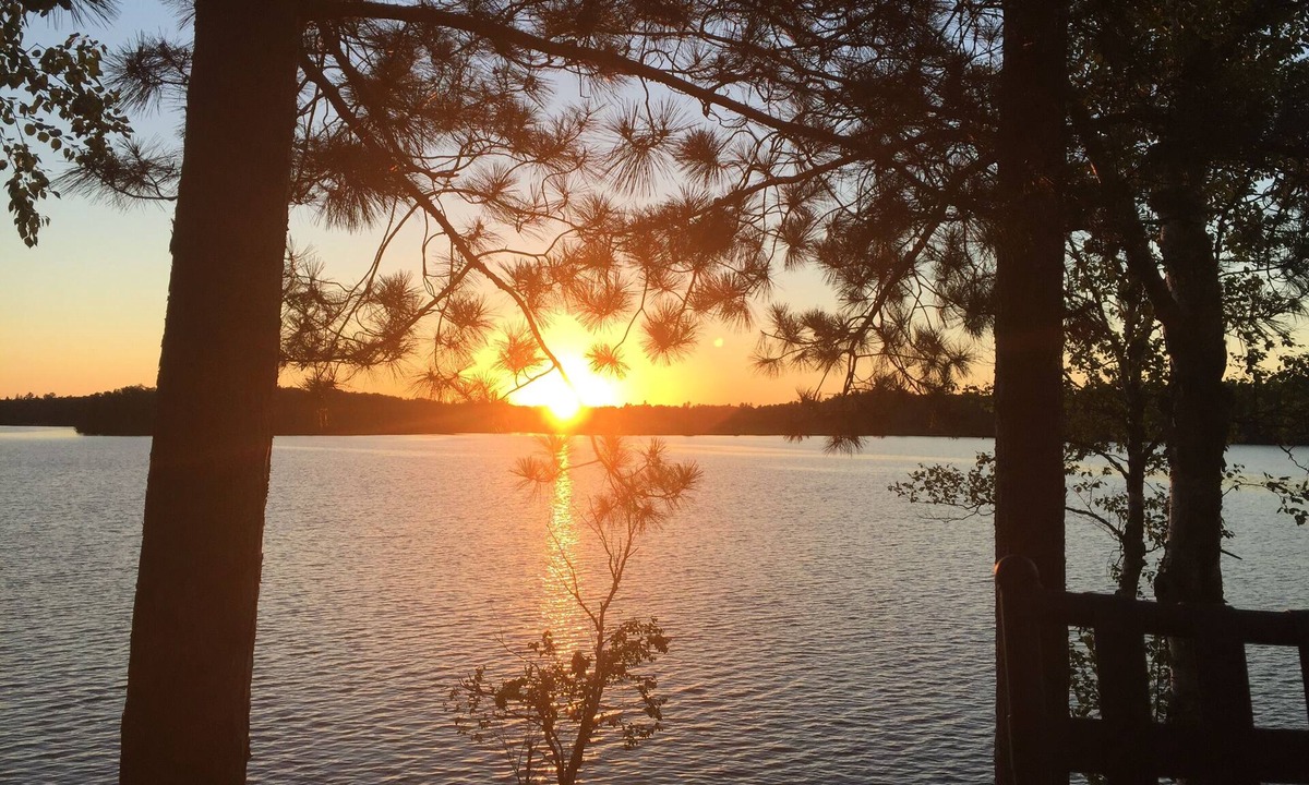 Duluth Cabin | Lake Cabin on beautiful Pequaywan Lake