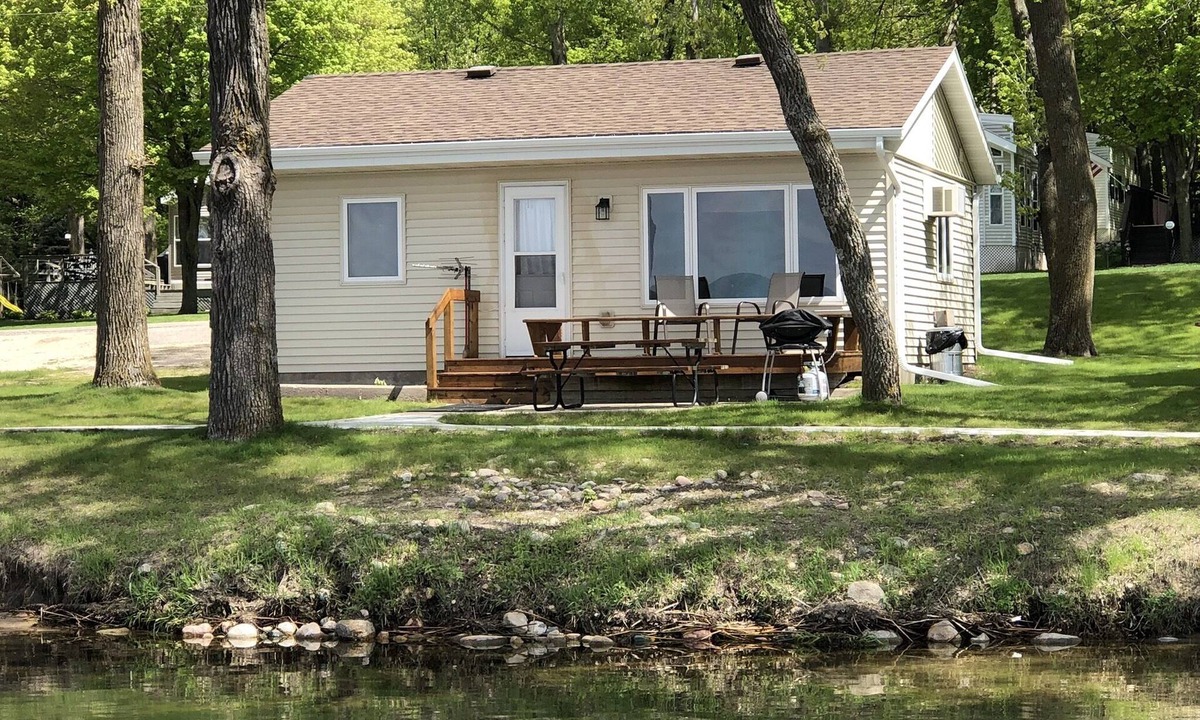 Miltona Cabin | Lake Miltona, MN Weekly Rental Cabin is located right on the beach.
