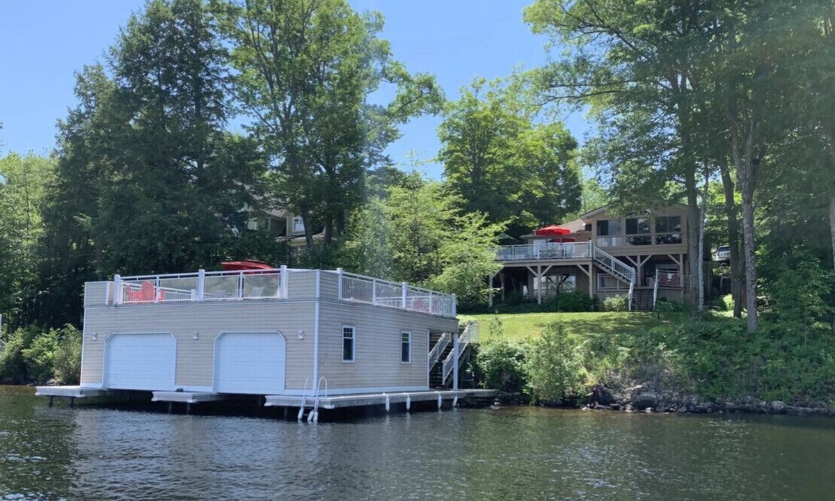 Gravenhurst Cottage | Lake Muskoka in Muskoka Bay