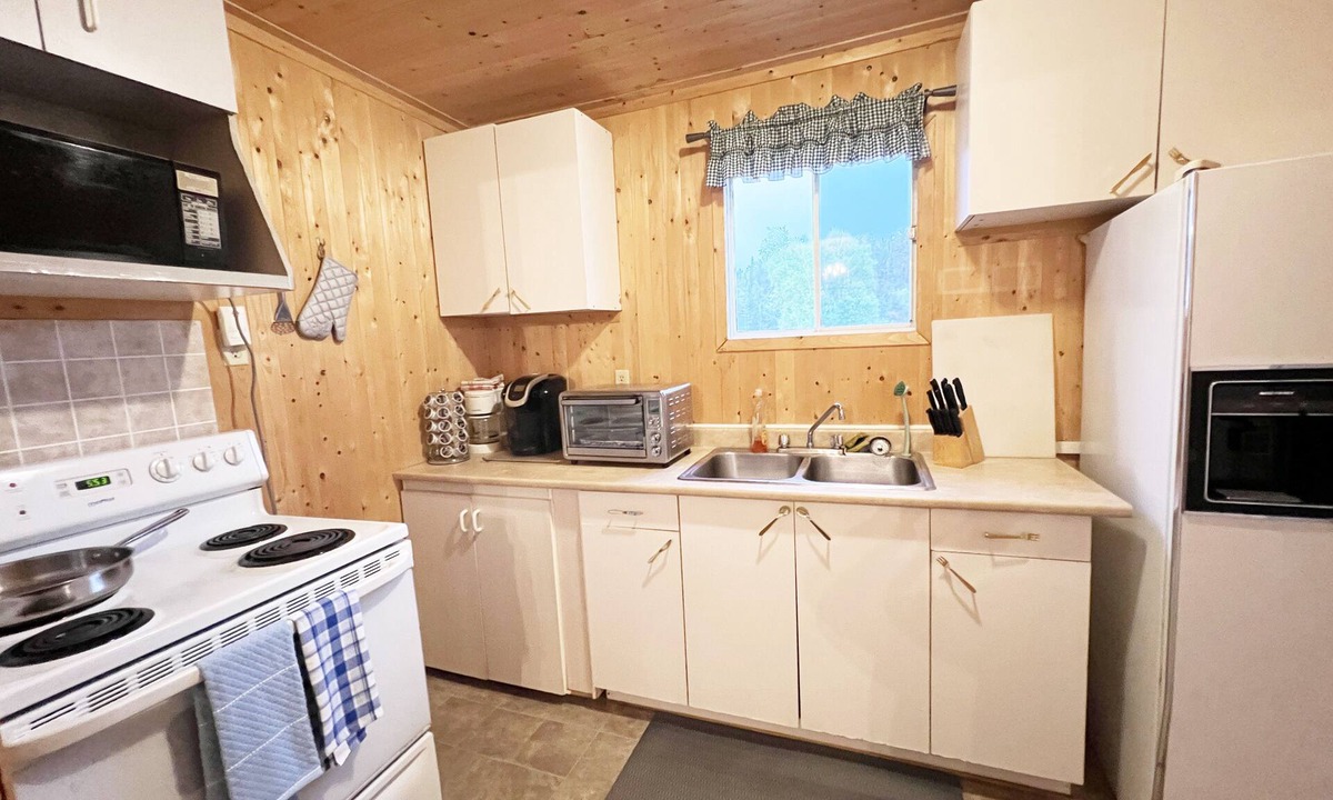 Sudbury District Cabin | Lake Onaping Lodge
