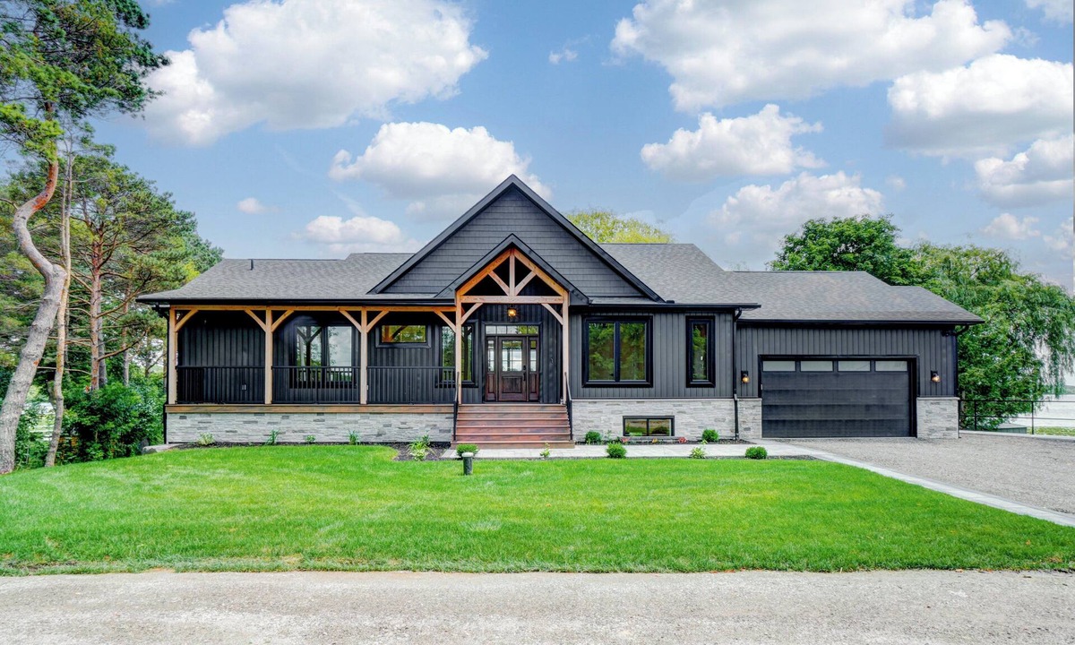 Valentia Cottage | Lake Scugog Waterfront Cottage