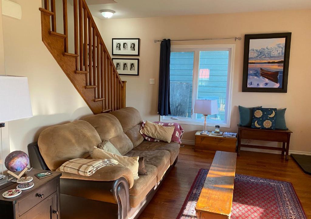 Lakefield House | Lakefield Cottage on Otonabee River