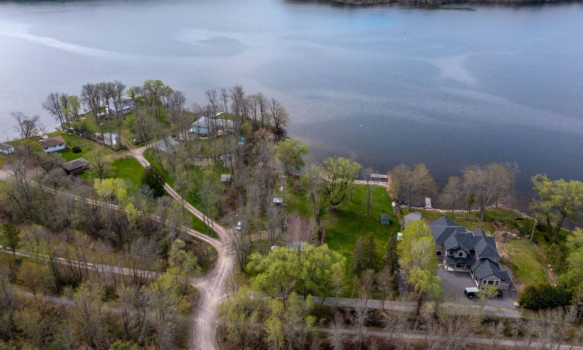 Hastings Cottage | Lakefront Cottage-Rice Lake