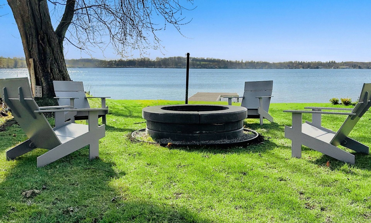 Bridgenorth House | Lakefront House! 2 Large Decks + Private Yard