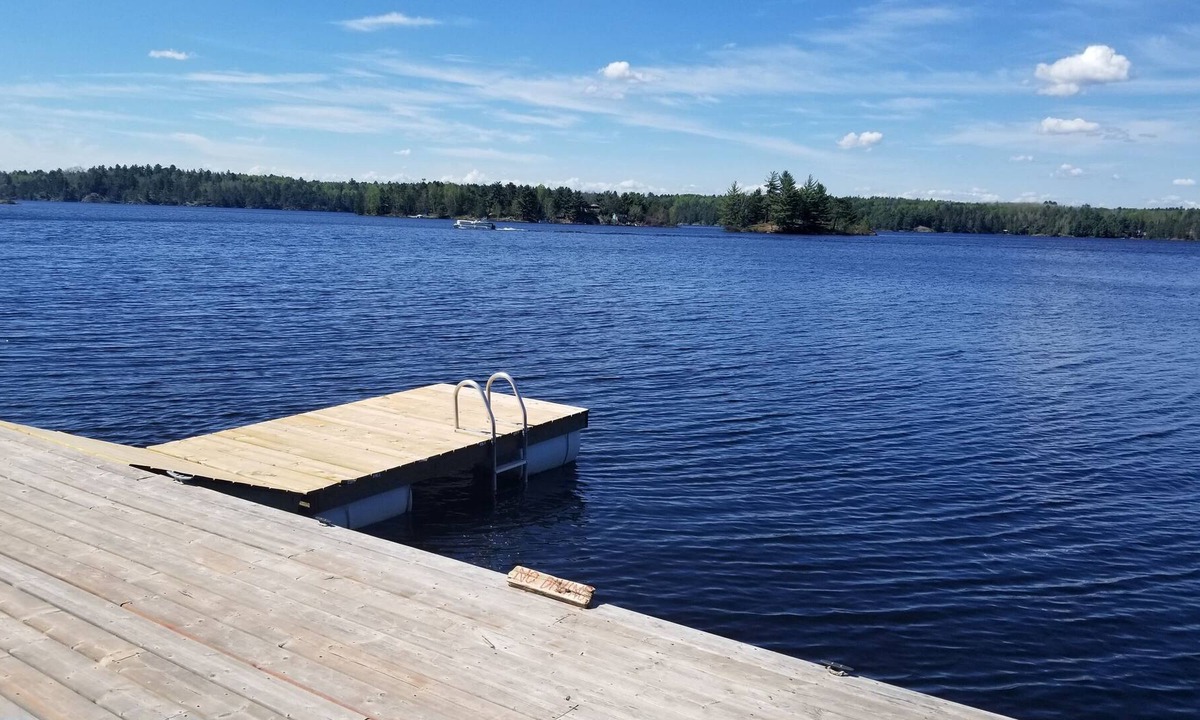 Twin Bay Cabin | Lakefront living / up to 18 people! 2 nearby lakefront properties in 1 booking