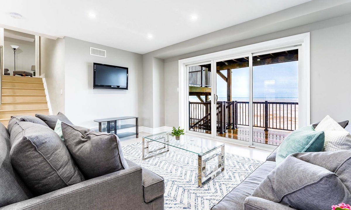 Winona Villa | Lakefront Villa - 4 Luxurious bedrooms, Patio with BBQ, Kayak
