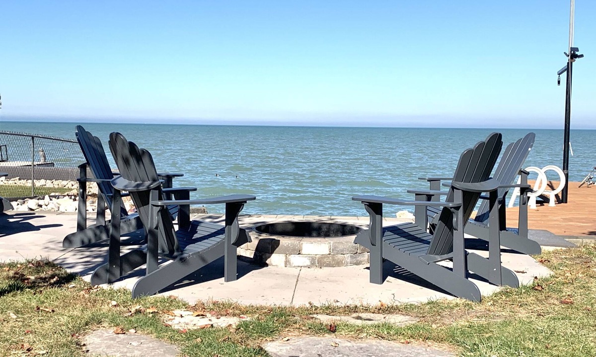 Pointe aux Roches House | Lakehouse Cottage on Lake St.Clair