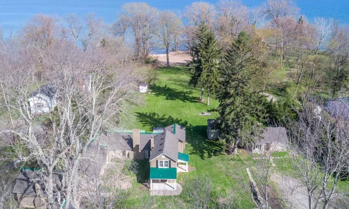 Fort Erie House | Lakehouse+Cottage+Studio+Bunkie 2 acres - Historic Stone Lake Erie retreat