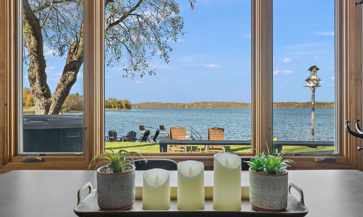 Frazee Cabin | Lakeside Cabin+Hot Tub+Provided Firewood