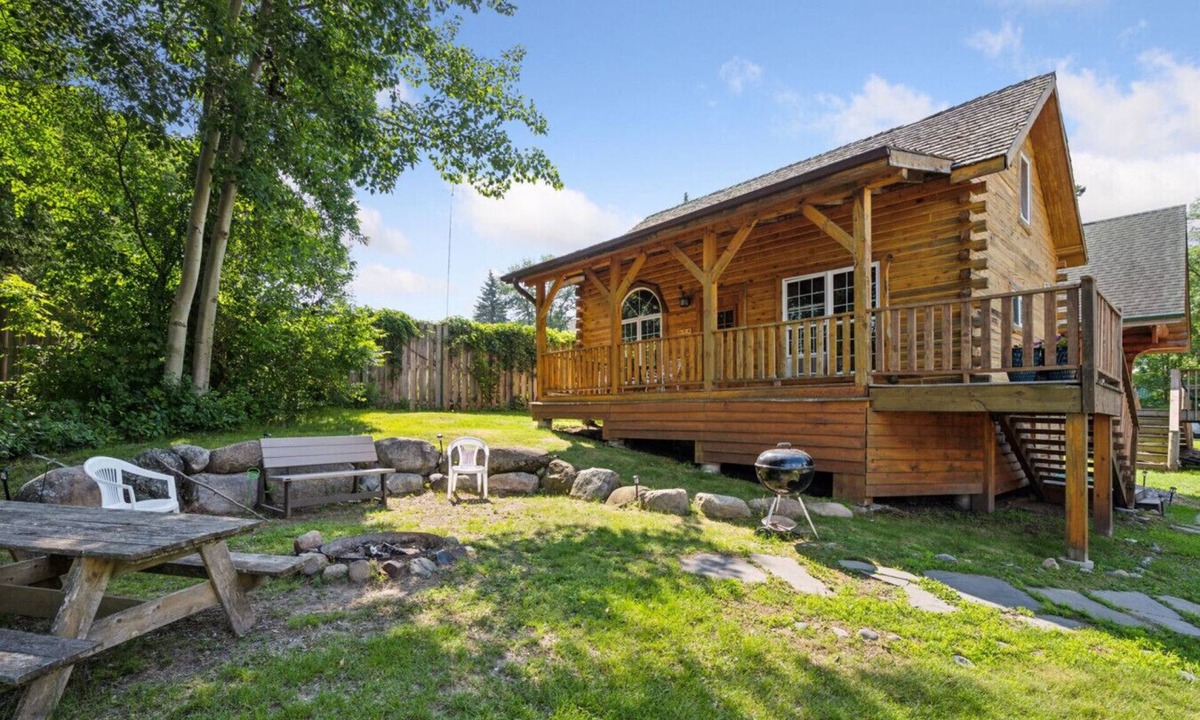 Isle Cabin | Lakeside cabin on Mille Lacs lake near trails