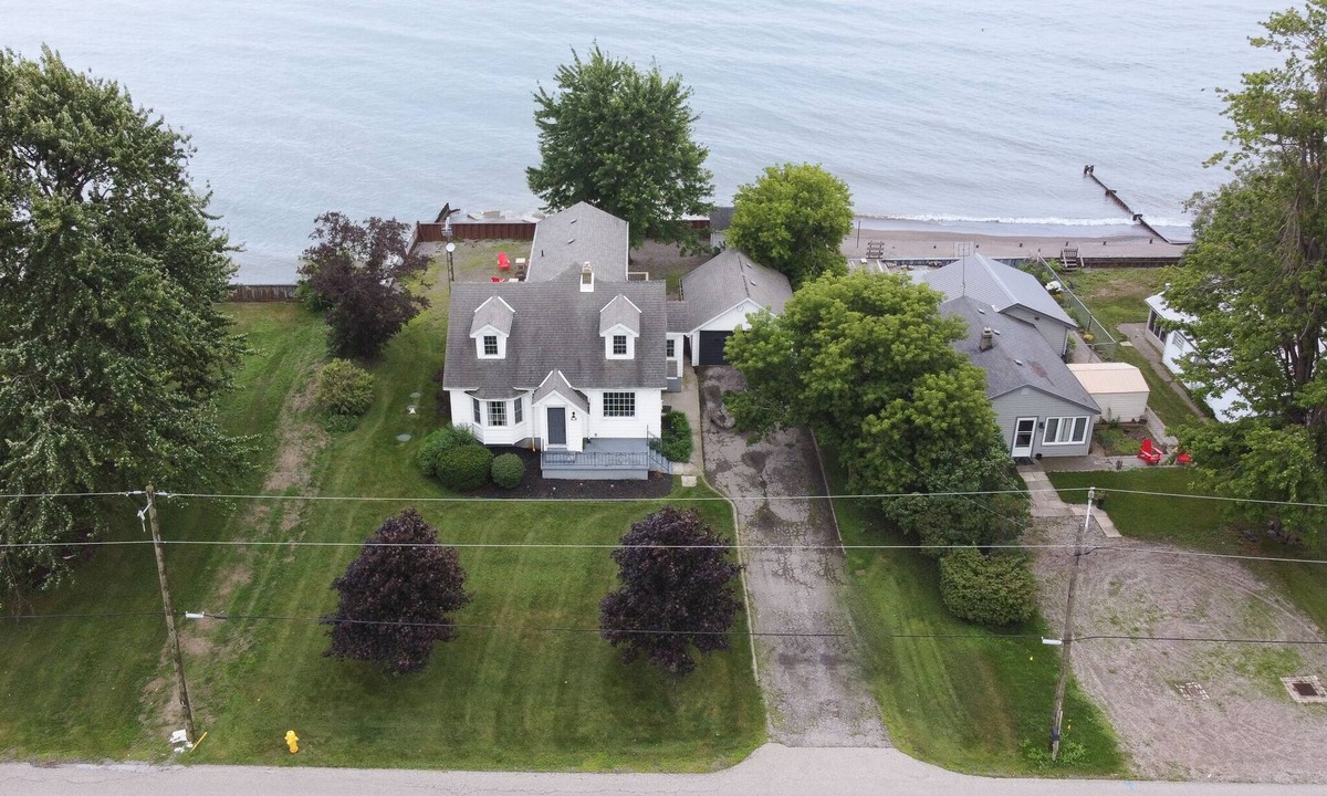 Harwich Cottage | Lakeside Cottage
