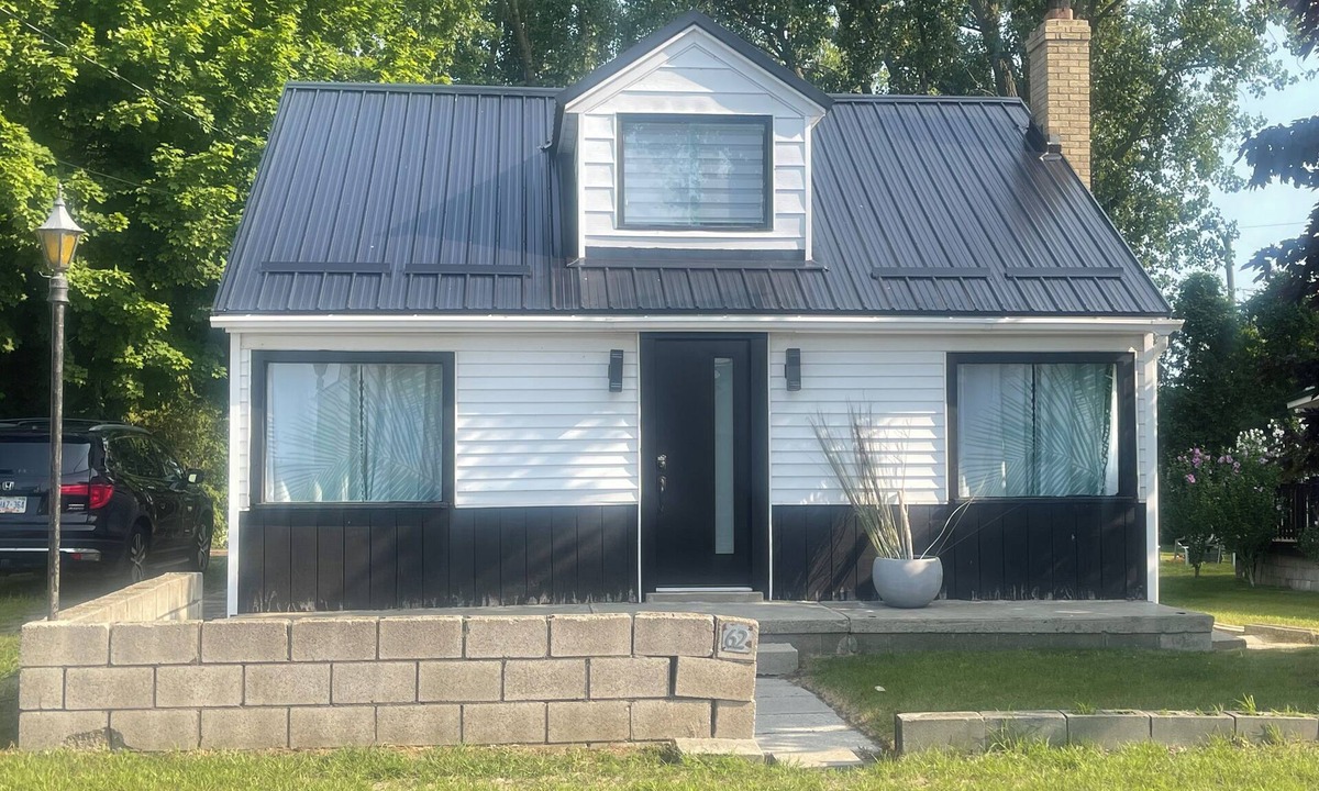Long Point Cottage | Lakeside Living with Liana on the shores of pristine Long Point Beach sleeps 8!