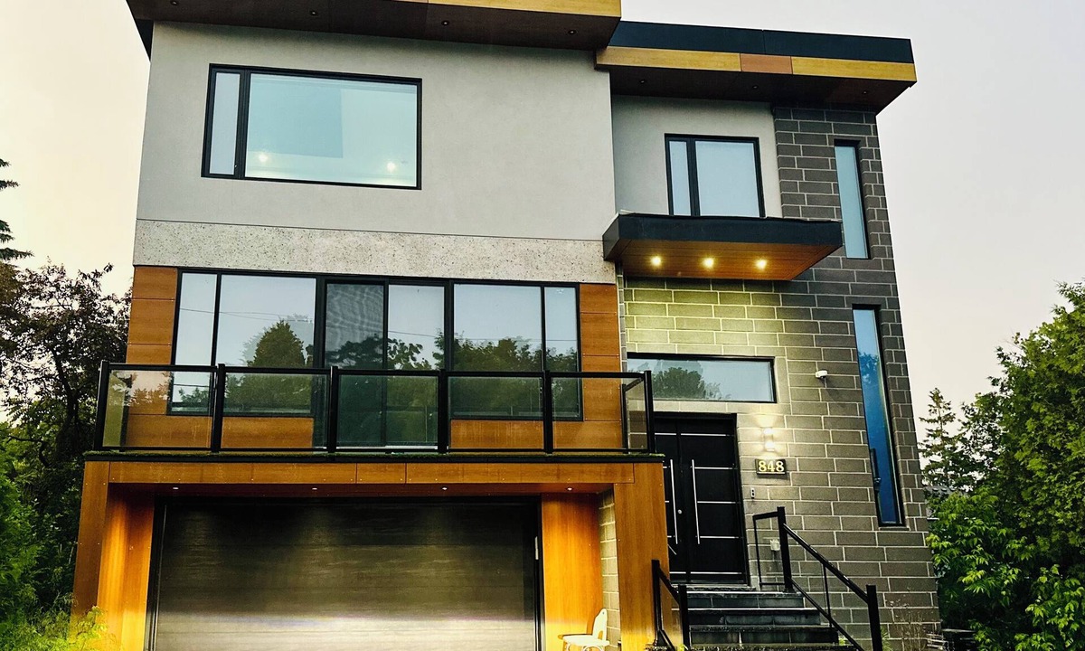 Pickering House | Lakeside Luxe