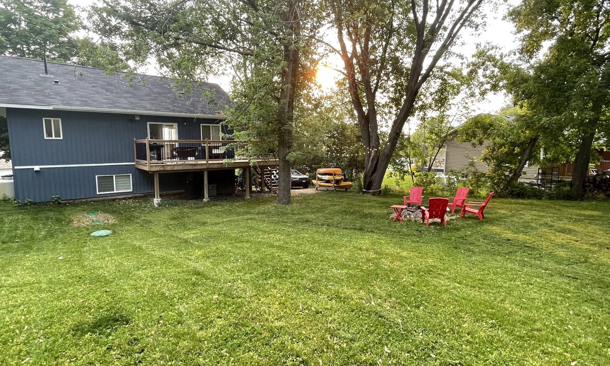 Valentia Cottage | Lakeview Cozy Cottage: Close to Water for Swimming, Fishing & Kayaking