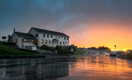 Bluff Hotel | Lands End