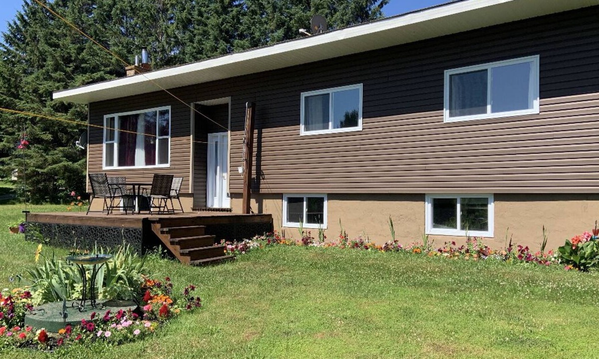 Scotia House | Large 3 bedroom house, access to private beach with dock