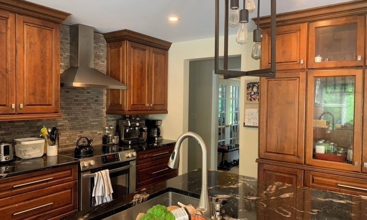 Port Hope House | Large bright home in Port Hope, commuting distance to GTA, Oshawa, Peterborough