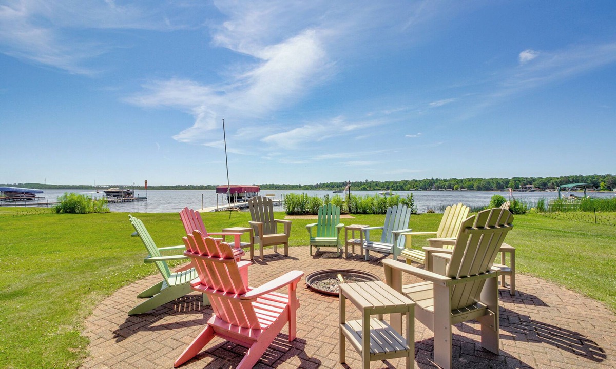 Nisswa Cabin | Large Home on Lake Edward w/Deck & Fire Pit!