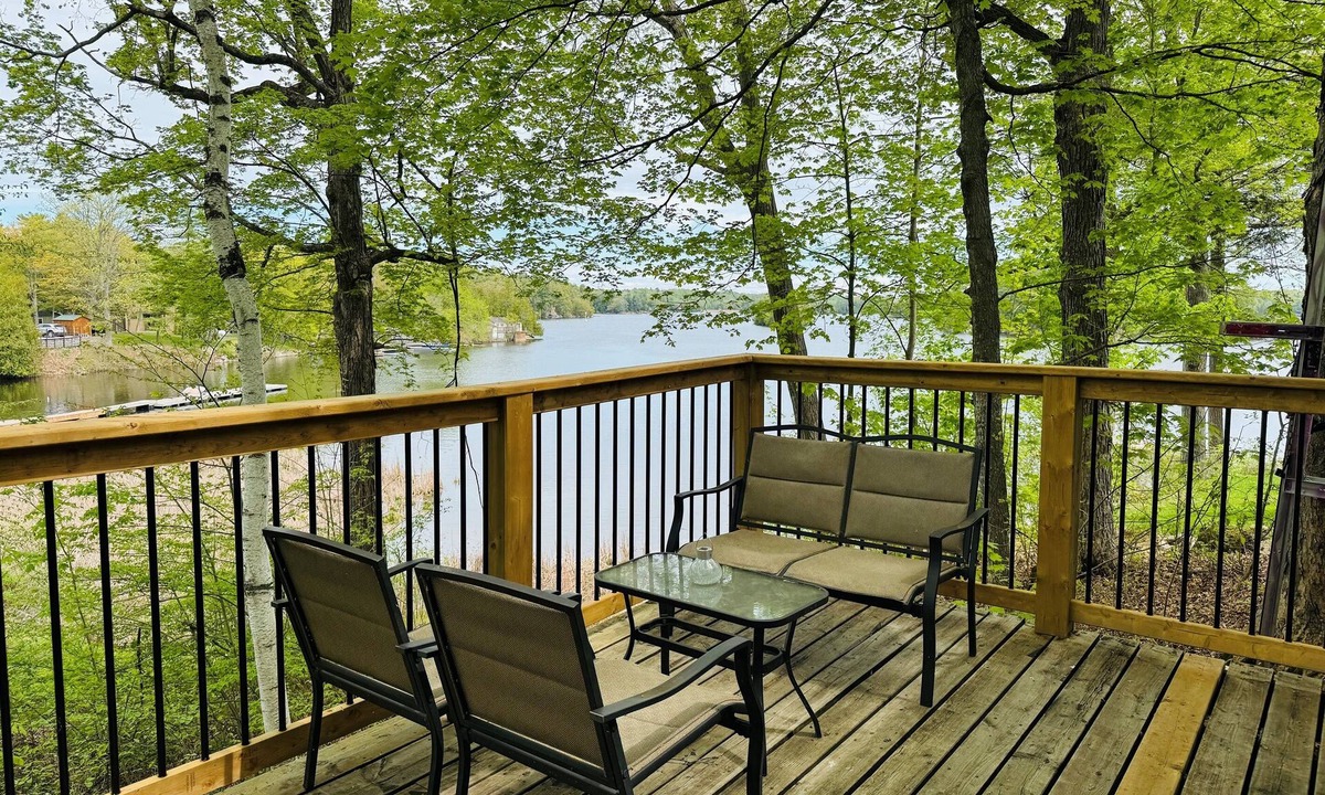 Leeds and the Thousand Islands Cabin | Lazy Maple Cabin on Charleston Lake
