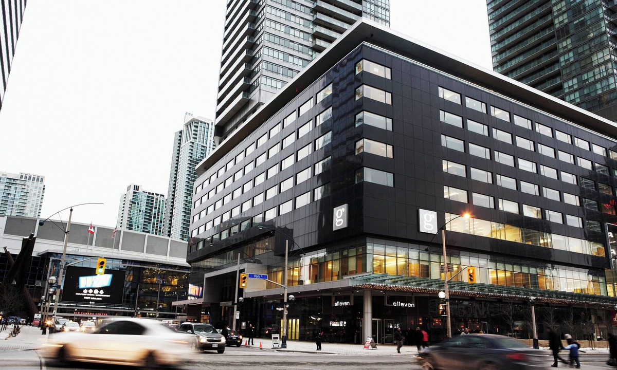 Toronto Entertainment District Apartment | Le Germain Hotel Maple Leaf Square