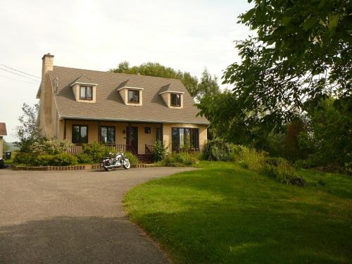 Bas-Saint-Laurent House | Le paradis de Magellan