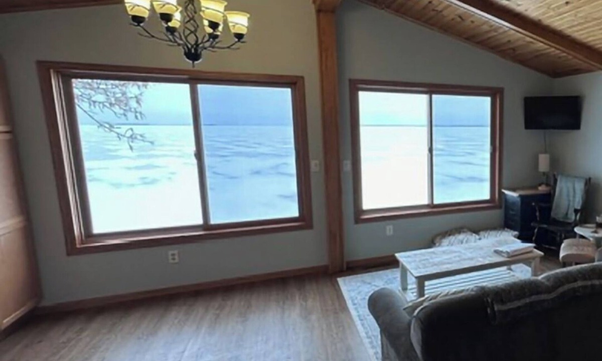 Whipholt Cabin | Leech lake cabin with gorgeous views! 2br/2ba pet friendly!