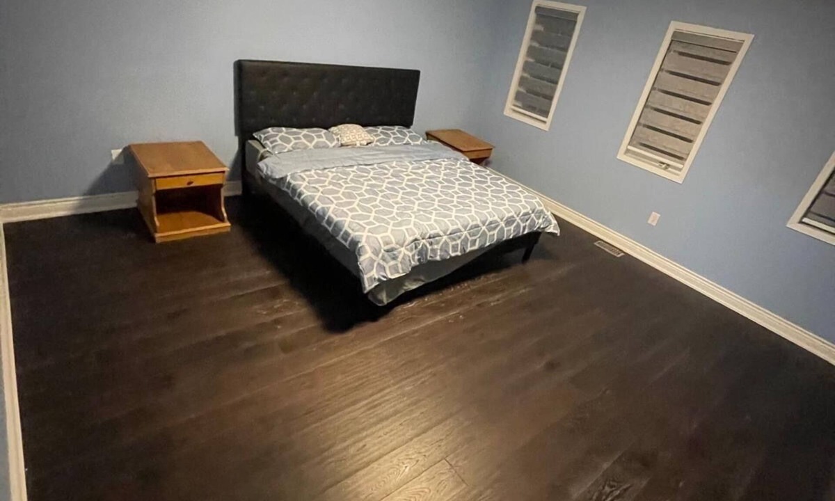 Whitby House | LikeHome - 3 Bedroom House n5mins from Highway 401, Train station & Downtownn