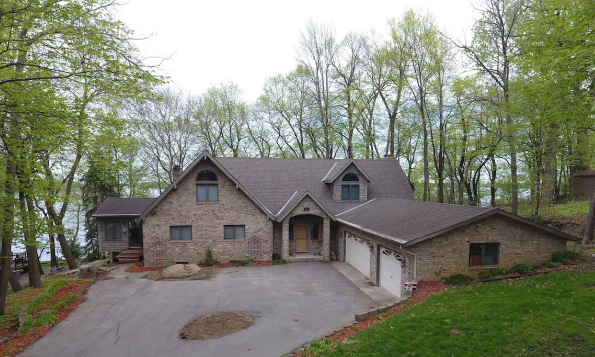 Madison Lake House | Living Large on Lake Front Luxury