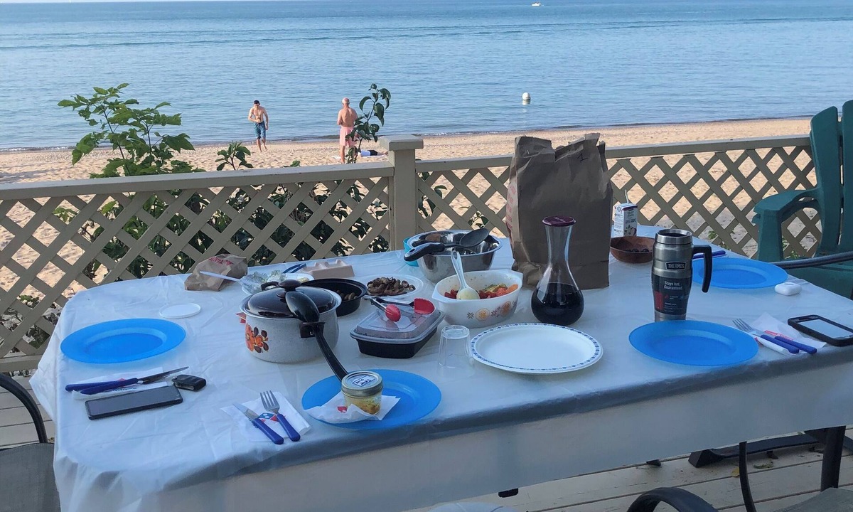 Sarnia House | Long term rental on the lake front