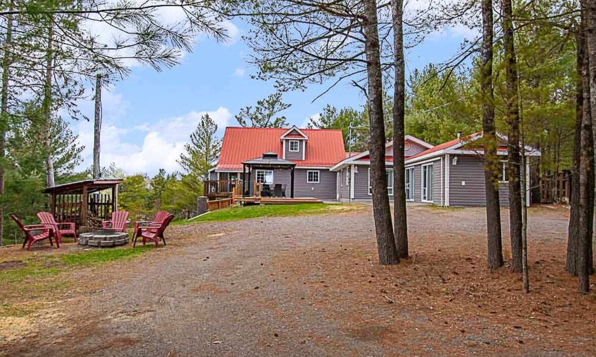 French River Cottage | Loon Lookout - Beautiful Waterfront Cottage w/Sauna, Amazing Views, AC, Wi-Fi