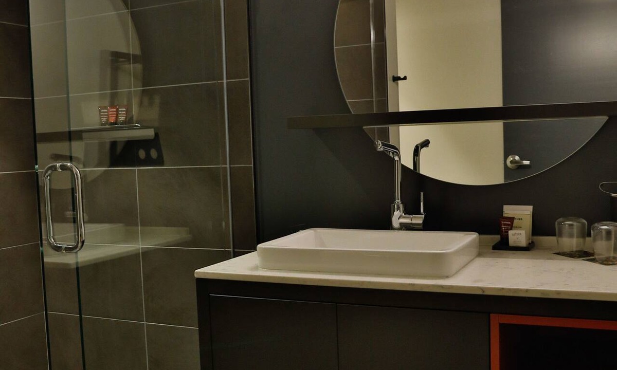 Stillwater Hotel | Lora