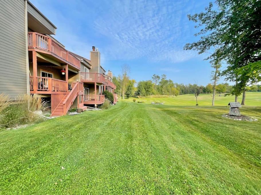 Hill City Apartment | Lovely 2-bedroom villa on The Hills Golf Course