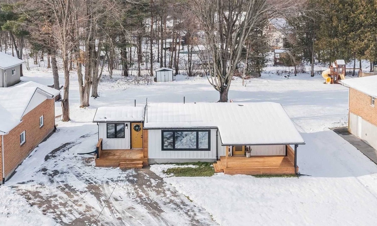 Cumberland Beach House | Lovely Cottage near Sandy Beach