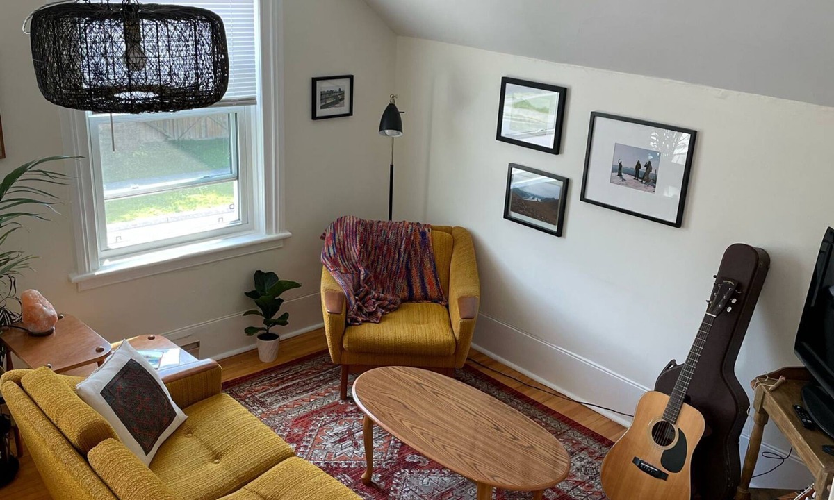 Cobourg Apartment | Lovely one-bedroom apartment (near downtown/beach)
