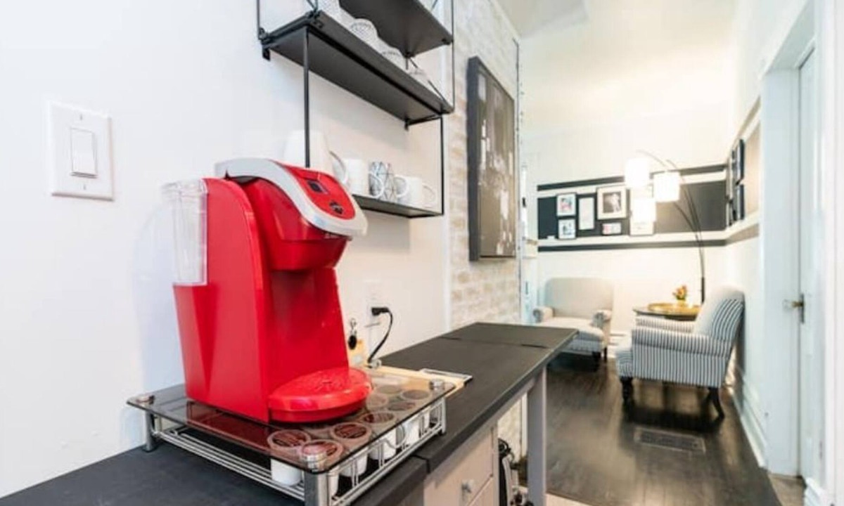 North London House | *LUXURIOUS* 1 Bedroom Home - Close to Downtown